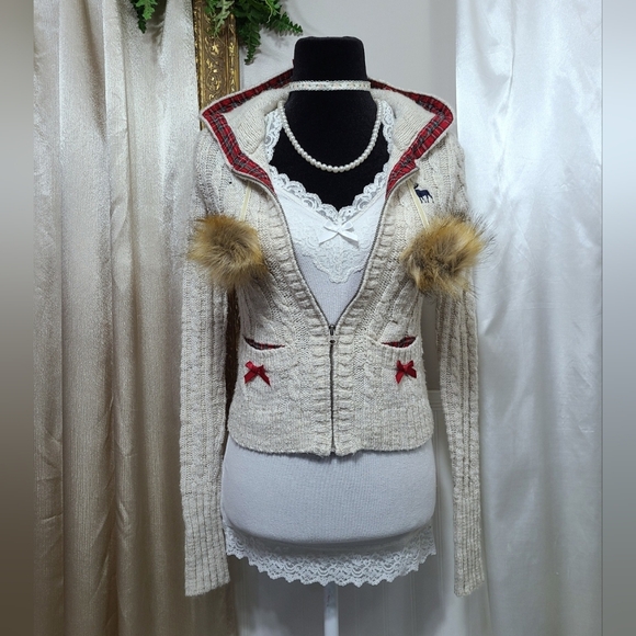 ♡ Y2K ♡ Abercrombie Cream & Plaid Wool Hooded Babydoll Sweater Fur Pompoms